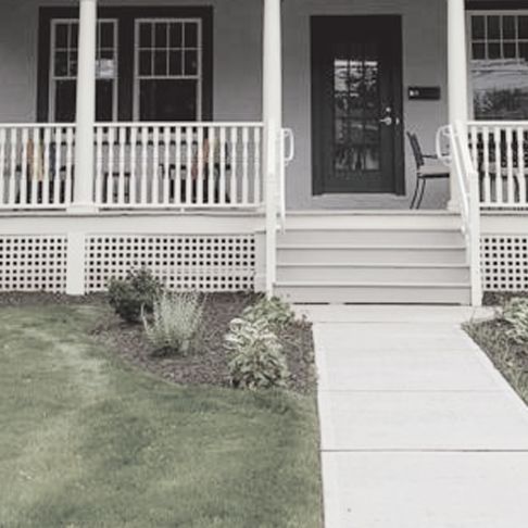 House front poarch